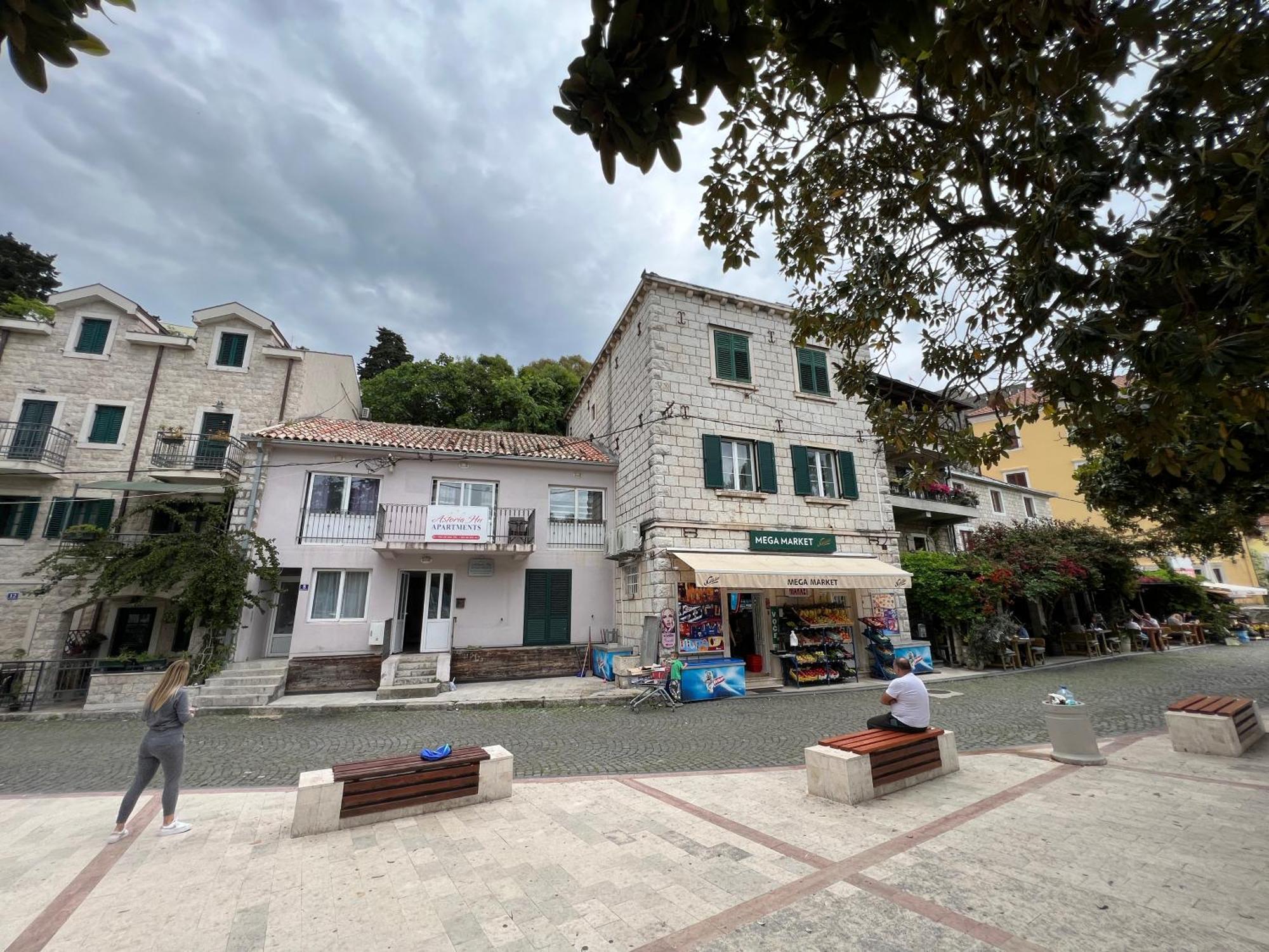 Apartments Astoria Hn Herceg Novi Exteriér fotografie